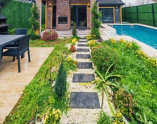 Sapanca Çayiçi'nde Minimalist Tasarımlı, Özel Havuzlu, 2+1 Bungalov - 3