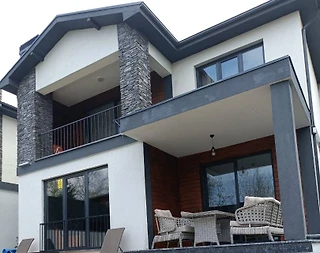 Sapanca Çayiçi'nde Modern Tasarımlı, Isıtmalı Özel Havuzlu, 4+1 Villa - 2