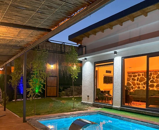 Sapanca Göl'de Merkezi Konumda, Özel Havuzlu, 4 Kişilik, Kiralık Villa - 1