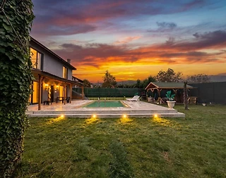 Sapanca Göl'de Geniş Bahçeli, Isıtmalı Havuzlu, Konforlu Villa - 3