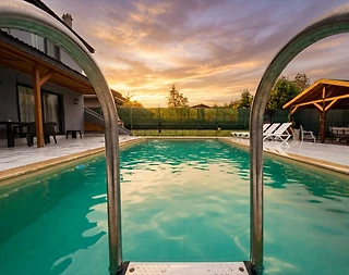 Sapanca Göl'de Geniş Bahçeli, Isıtmalı Havuzlu, Konforlu Villa - 4