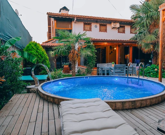 Sapanca Göl'de Yeşillikler İçerisinde, Isıtmalı Havuzlu, Otantik Villa - 1