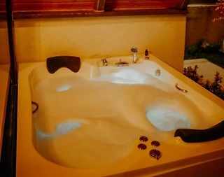 Sapanca Göldibi'nde Elverişli Konumda, Özel Havuzlu, Jakuzili Bungalov - 5