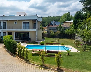 Sapanca Güldibi'nde Doğa İle İç İçe, Özel Havuzlu, Bahçeli Villa  - 5