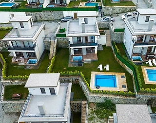 Sapanca Güldibi'nde Doğa İle İç İçe, Özel Havuzlu, Modern Villa - 2