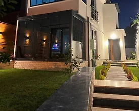 Sapanca Güldibi'nde Merkezi Konumda, Isıtmalı Havuzlu, Modern Villa - 2