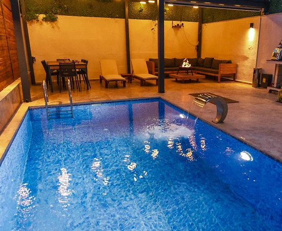 Sapanca Güldibi'nde Merkezi Konumda, Isıtmalı Havuzlu, Modern Villa - 1