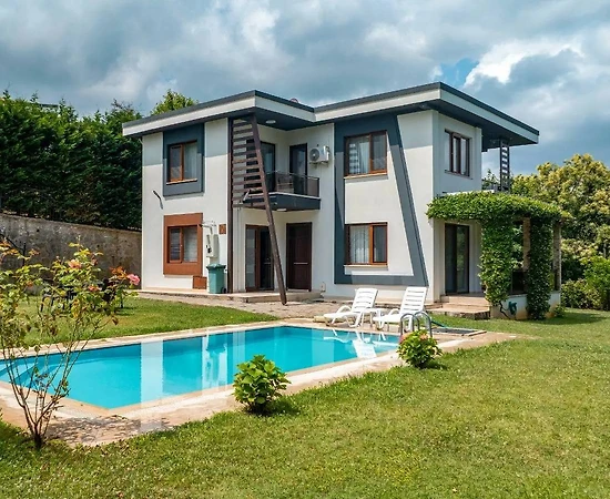 Sapanca Güldibi'nde Yeşillikler İçerisinde, Özel Havuzlu, 3+2 Villa - 1