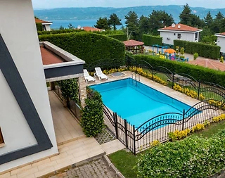 Sapanca Güldibi'nde Yeşillikler İçerisinde, Özel Havuzlu, Modern Villa - 2
