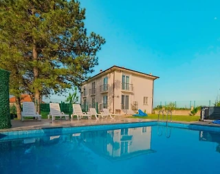 Sapanca Hacımercan'da Göl Manzaralı, Özel Havuzlu, Lüks Villa - 1