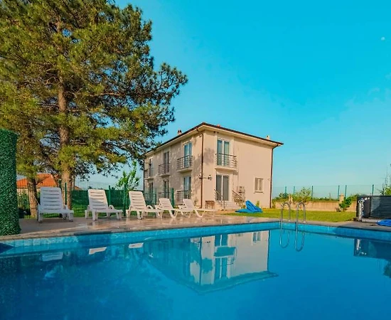 Sapanca Hacımercan'da Göl Manzaralı, Özel Havuzlu, Lüks Villa - 1