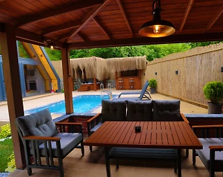 Sapanca İstanbuldere'de Yemyeşil Bahçeli, Özel Havuzlu, 2+1 Bungalov - 3