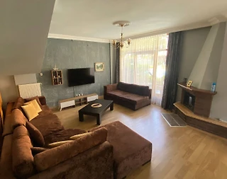 Sapanca'da Kalabalık Ailelere Uygun, Ortak Havuzlu, Modern Tatil Evi - 4