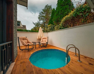 Kırkpınar'da Balayı Çiftlerine Uygun, Serinleme Havuzlu, Lüks Villa - 2