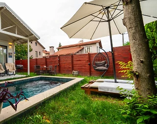 Sapanca Kırkpınar'da Enfes Doğa Manzaralı, Özel Havuzlu, Kiralık Villa - 1