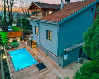 Sapanca Kırkpınar'da Geniş Ailelere Uygun, Özel Havuzlu, Lüks Villa - 1