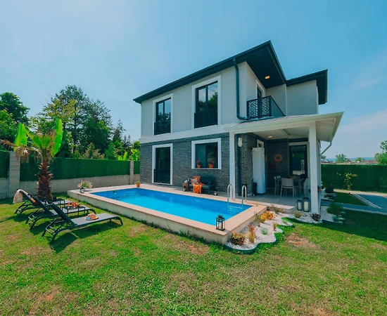Sapanca Kırkpınar'da Huzurlu Doğada, Isıtmalı Havuzlu, 4+1 Villa - 1