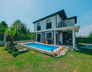 Sapanca Kırkpınar'da Huzurlu Doğada, Isıtmalı Havuzlu, 4+1 Villa - 1