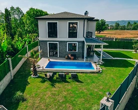 Sapanca Kırkpınar'da Huzurlu Doğada, Isıtmalı Havuzlu, 4+1 Villa - 2