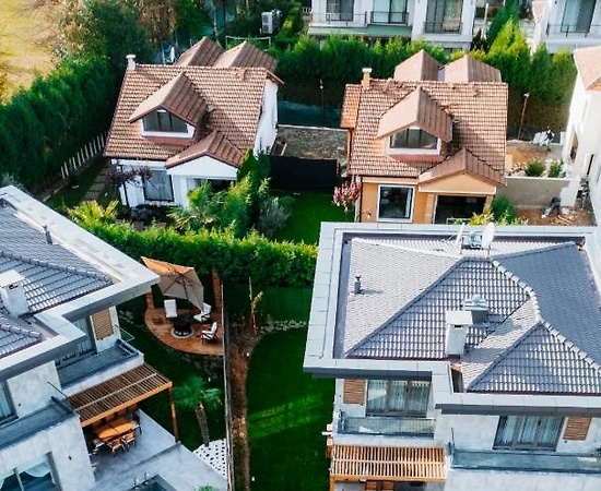 Sapanca Kırkpınar'da Huzurlu Doğada, Isıtmalı Havuzlu, Kiralık Villa - 1