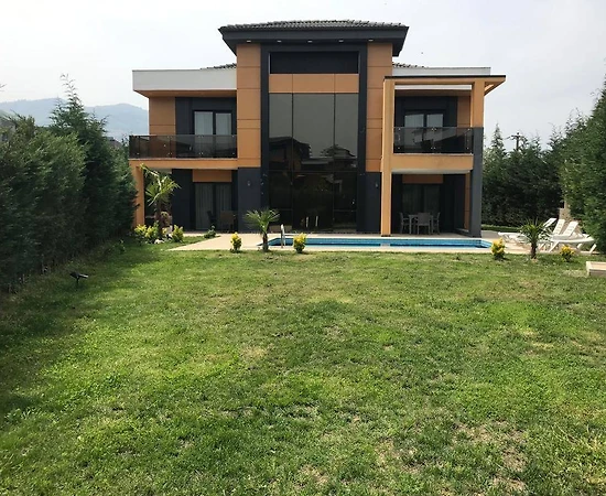 Sapanca Kırkpınar'da Büyük Ailelere Uygun, Özel Havuzlu, Keyifli Villa - 1