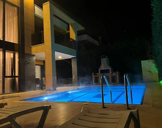 Sapanca Kırkpınar'da Geniş Ailelere Uygun, Özel Havuzlu, Modern Villa - 4