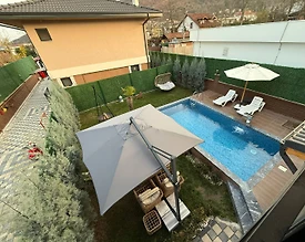 Sapanca Kırkpınar'da Merkeze Yakın, Isıtmalı Havuzlu, Lüks Villa - 2