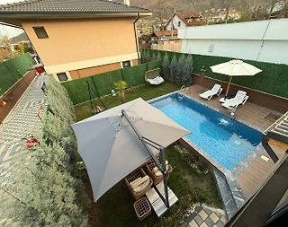 Sapanca Kırkpınar'da Merkeze Yakın, Isıtmalı Havuzlu, Lüks Villa - 2