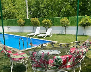 Sapanca Kırkpınar'da Merkeze Yakın, Isıtmalı Havuzlu, Kiralık Villa - 5