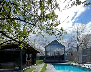 Sapanca Kırkpınar'da Merkeze Yakın, Özel Havuzlu, Kış Bahçeli Bungalov - 1