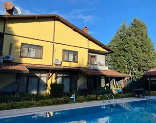 Sapanca Kırkpınar'da Merkezi Konumda, Özel Havuzlu, Kiralık Villa - 1