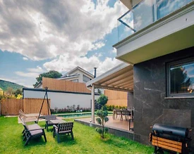 Sapanca Kırkpınar'da Merkezi Konumda, Isıtmalı Havuzlu, 4+1 Villa - 3