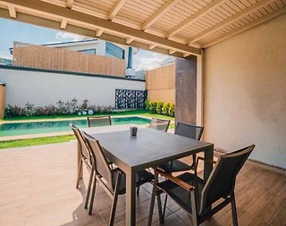 Sapanca Kırkpınar'da Merkezi Konumda, Isıtmalı Havuzlu, 4+1 Villa - 5