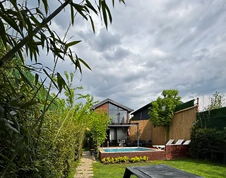Sapanca Kırkpınar'da Merkezi Konumda, Isıtmalı Havuzlu, Kiralık Bungalov - 2