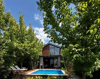 Sapanca Kırkpınar'da Merkezi Konumda, Isıtmalı Havuzlu, Kiralık Bungalov - 2