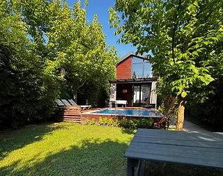 Sapanca Kırkpınar'da Merkezi Konumda, Isıtmalı Havuzlu, Kiralık Bungalov - 4