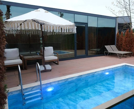 Sapanca Kırkpınar'da Merkezi Konumda, Özel Havuzlu, Kiralık Tiny House - 1