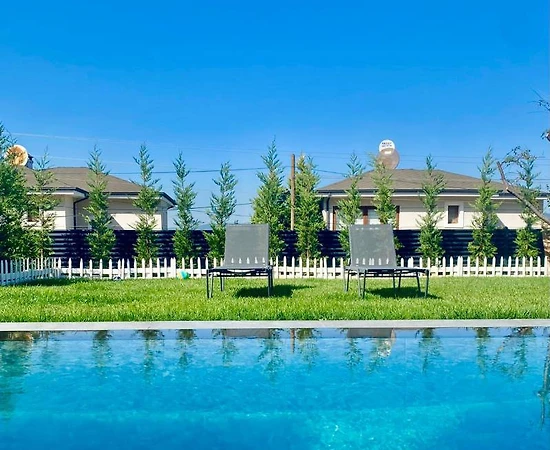 Sapanca Kırkpınar'da Modern Tasarımlı, Özel Havuzlu, 3+1 Villa - 1