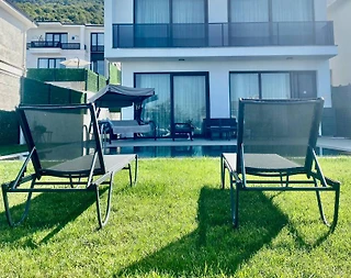 Sapanca Kırkpınar'da Modern Tasarımlı, Özel Havuzlu, 3+1 Villa - 2