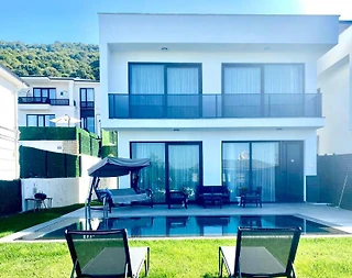 Sapanca Kırkpınar'da Modern Tasarımlı, Özel Havuzlu, 3+1 Villa - 3