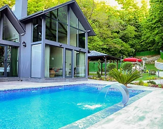 Sapanca Kırkpınar'da Modern Tasarımlı, Özel Havuzlu, Şık Villa  - 3