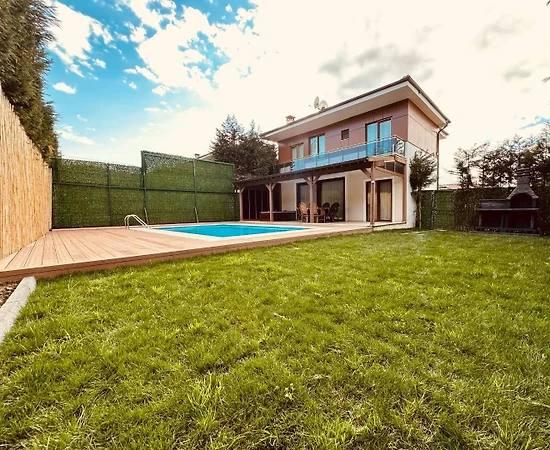 Sapanca Kırkpınar'da Muhteşem Doğada, Isıtmalı Özel Havuzlu, Kiralık Villa - 1