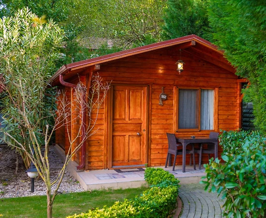 Kırkpınar'da Tesis İçerisinde, Balayı Çiftlerine Uygun, Kiralık Bungalov - 1