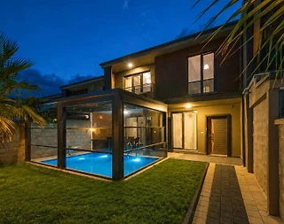 Sapanca Kırkpınar'da Nezih Konumda, Isıtmalı Havuzlu, Lüks Villa - 1