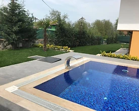 Sapanca Kırkpınar'da Nezih Konumda, Isıtmalı Havuzlu, Modern Villa - 3