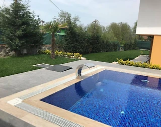 Sapanca Kırkpınar'da Nezih Konumda, Isıtmalı Havuzlu, Modern Villa - 3