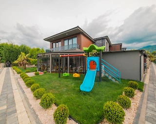 Sapanca Kırkpınar'da Sakin Konumda, Isıtmalı Havuzlu, Kiralık Villa - 3