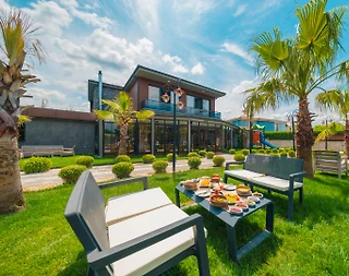 Sapanca Kırkpınar'da Sakin Konumda, Isıtmalı Havuzlu, Kiralık Villa - 4