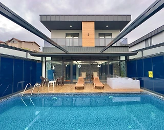 Sapanca Kırkpınar'da Sakin Konumda, Kapalı Havuzlu, Kiralık Villa - 2