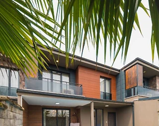 Sapanca Kırkpınar'da Yemyeşil Bahçeli, Özel Havuzlu, Modern Villa - 2